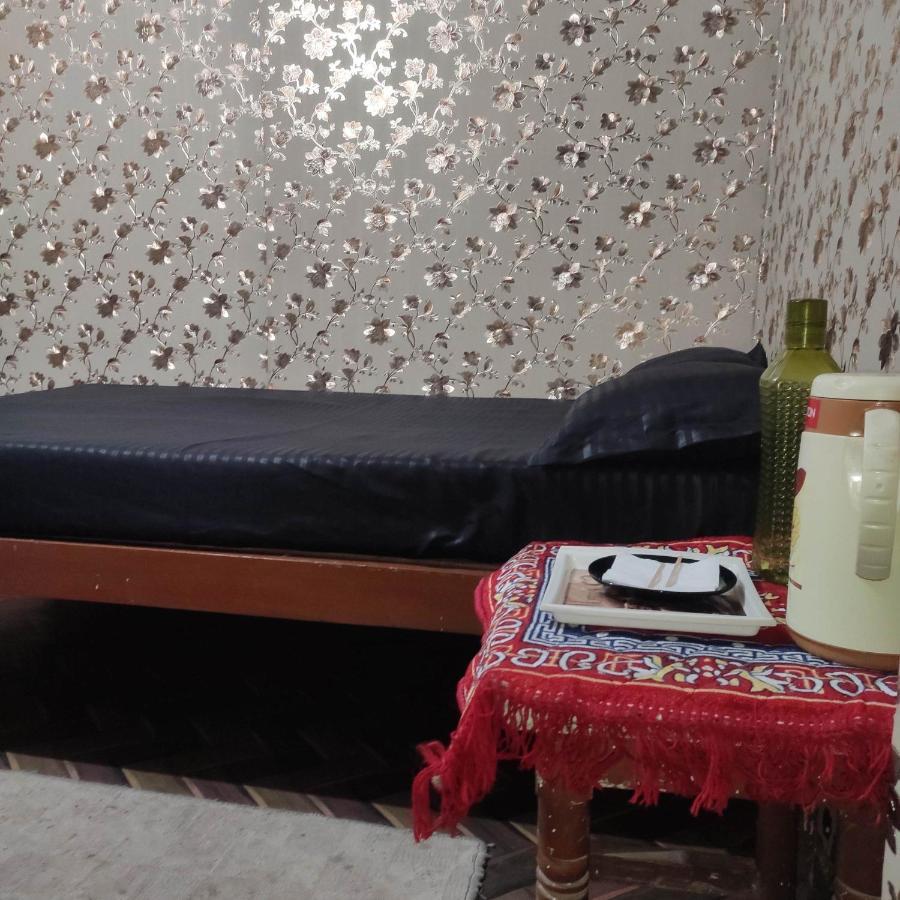Ira Homestay Mathura - Divine Spiritual Stay Buitenkant foto