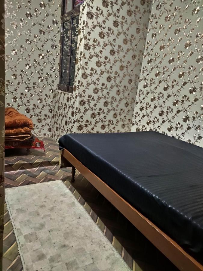 Ira Homestay Mathura - Divine Spiritual Stay Buitenkant foto