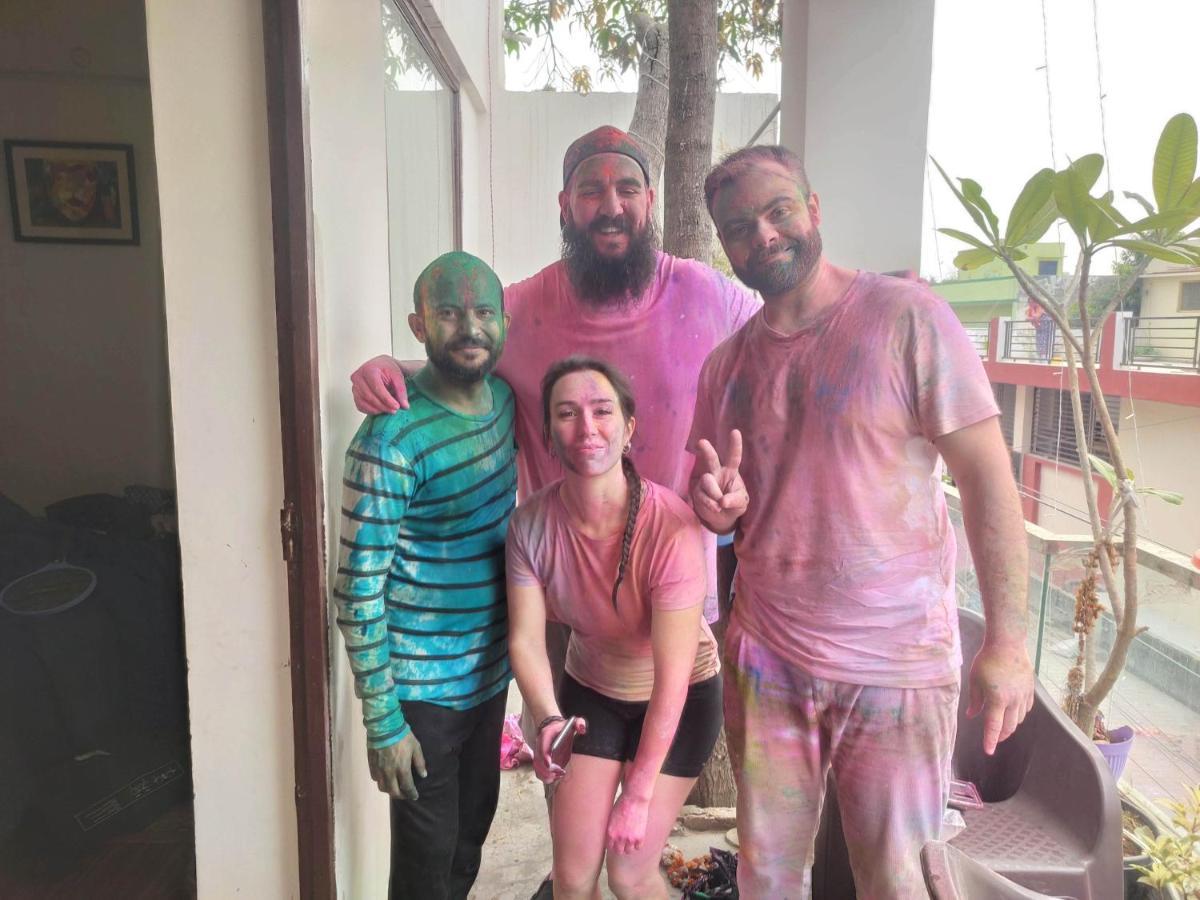 Ira Homestay Mathura - Divine Spiritual Stay Buitenkant foto